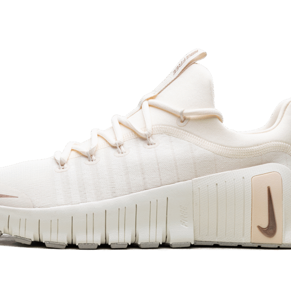 Free Metcon 6 WMNS "Pale Ivory / Guava Ice / Sail / Metallic Red Bronze"