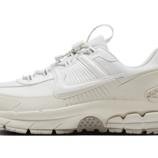 Zoom Vomero Roam "Summit White Light Bone Light Iron Ore"