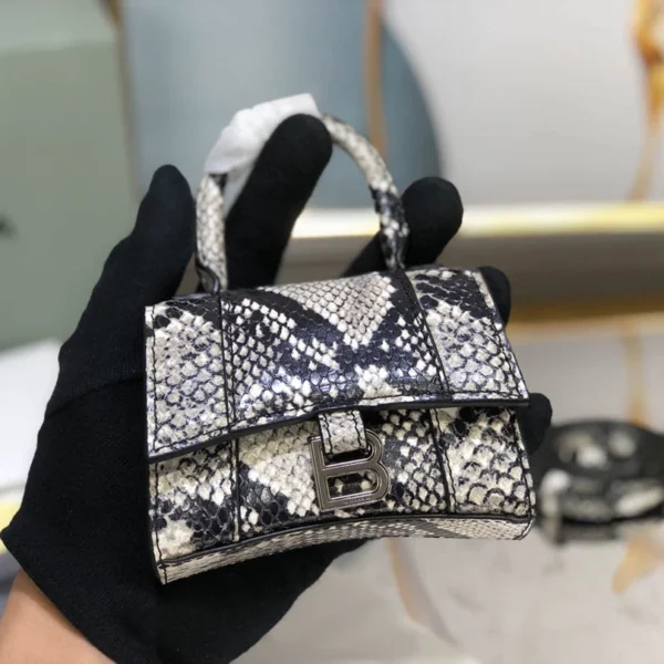 Parisienne Model: LG0115 Size: 11.5x14x4.5cm