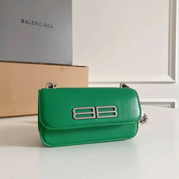 Crossbody bag Size: 19*10*7cm