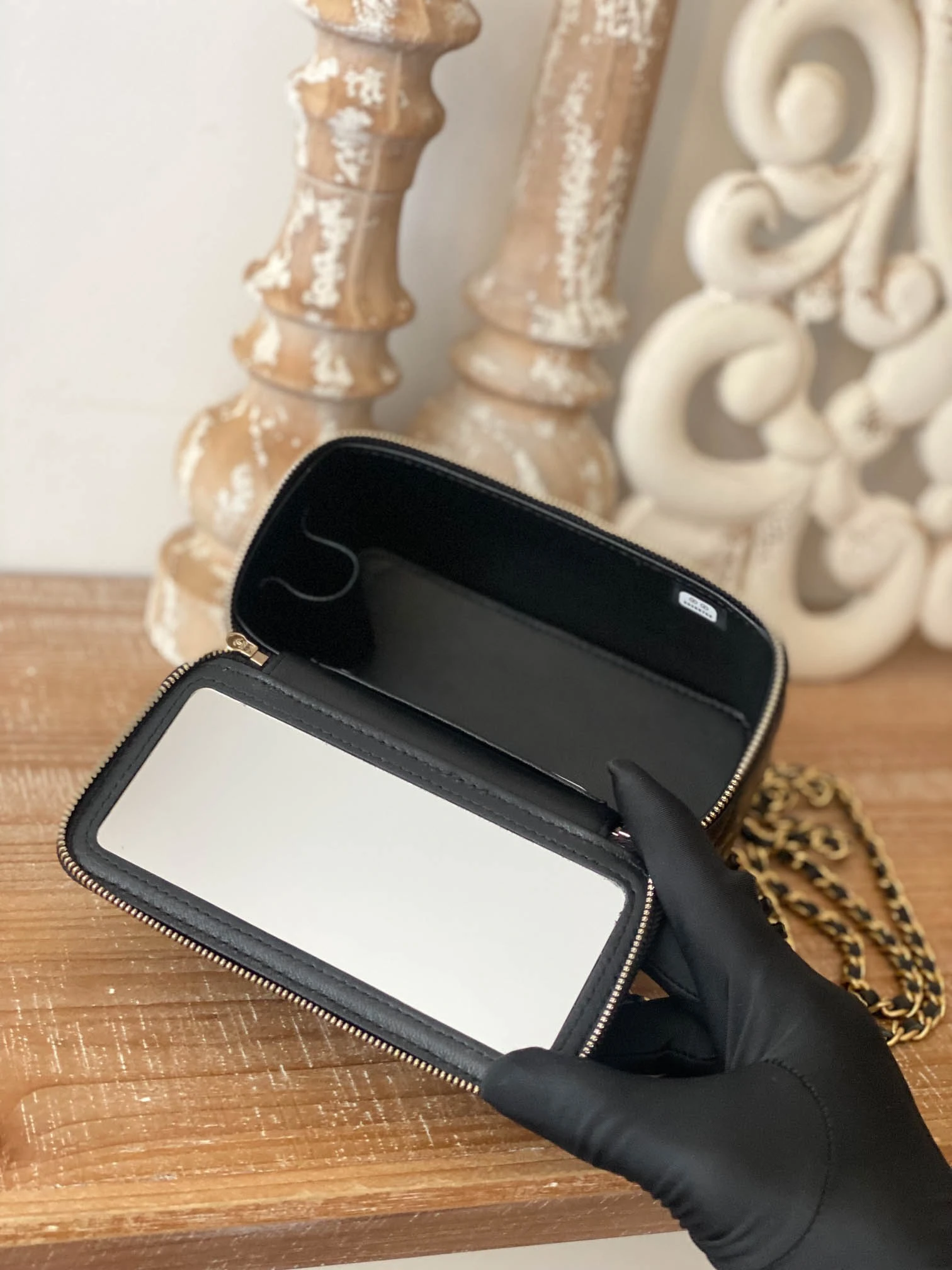 idcc51f18924afb76298a5624d16a60cc-1