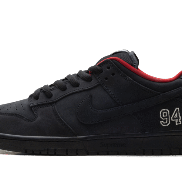 SB Dunk Low "Supreme - Black"