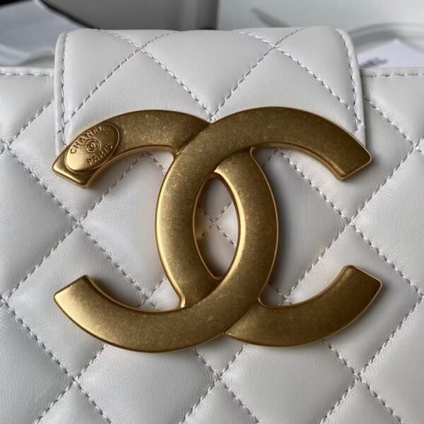 Chanel 24C AS4596 Vintage Logo Quilted Lambskin Shoulder Bag White