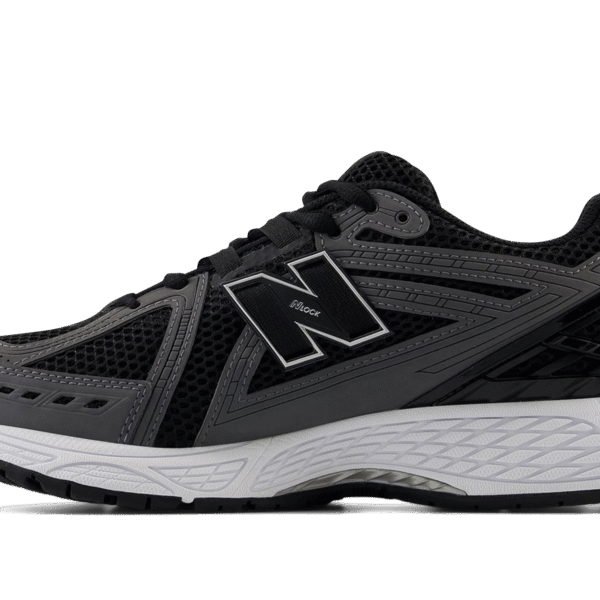 1906R "Black Team Red Castlerock"