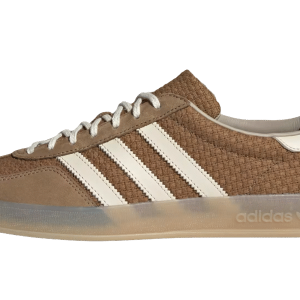 Gazelle Indoor "Brown Desert / Wonder White"
