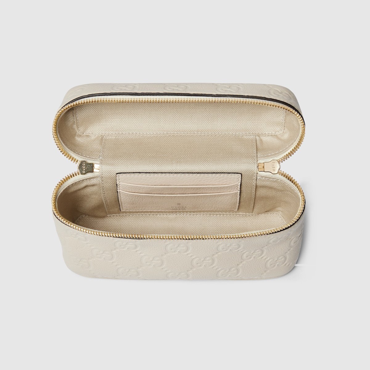 815949_AAEEM_9540_013_067_0000_Light-GG-Emblem-super-mini-bag