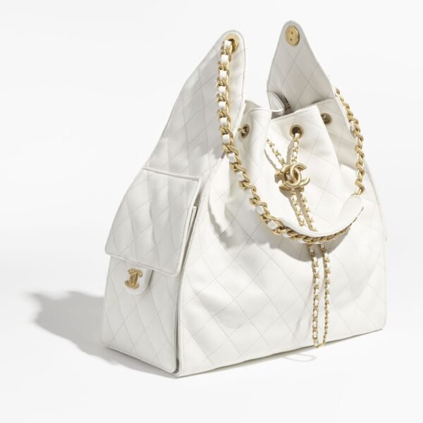 CHANEL 25 Medium Handbag