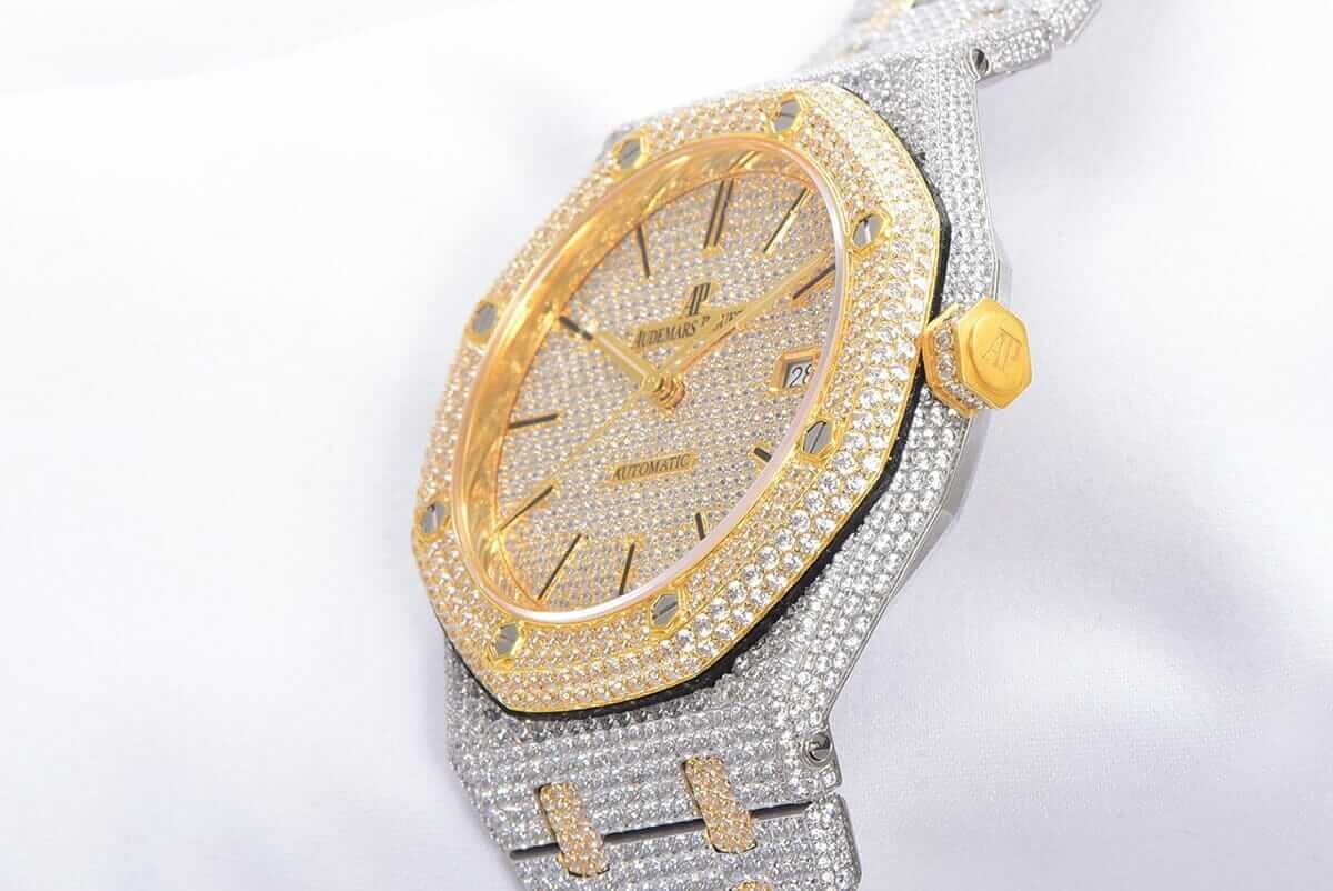 Audemars Piguet Royal Oak "Iced Out Yellow Gold" 15400SR.OO.1220SR.01 Premium Duplicate Royal Oak 41mm 15400 Iced Out SteelYellow Gold in Stick Markers 6 Royal Oak 41mm 15400 Iced Out Steel Yellow Gold Replica white background