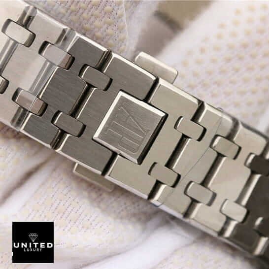 Audemars Piguet Royal Oak Chronograph 26320ST.OO.1220ST.01 Authentic Super Replica ap royal oak black dial replica 5 Audemars Piguet Royal Oak Stainless Steel Bracelet Replica on the white glove hand