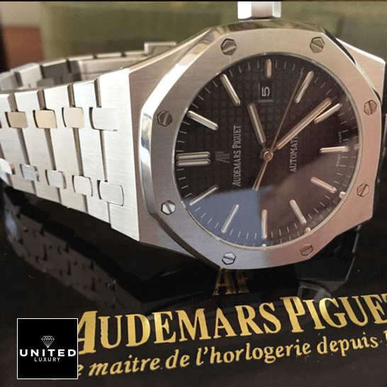 Audemars Piguet Royal Oak 15400ST.OO.1220ST.01 Master Clone Quality audemars piguet royal oak Audemars Piguet Jumboblack Dial Replica on the AP box