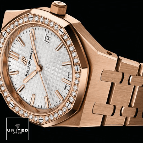 Audemars Piguet Royal Oak 67651BA.ZZ.1261BA.01 "Diamond Bezel" Collector’s Replica audemars piguet royal oak selfwinding yellow gold 67651BA.ZZ .1261BA.01 replica gold unitedluxurynet 1 Audemars Piguet Royal Oak Yellow Gold Replica black background