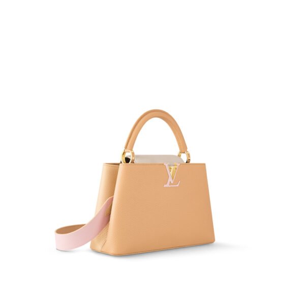 Louis Vuitton Capucines MM M22206