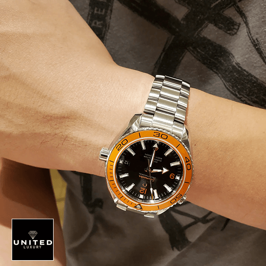 Omega Seamaster Diver Steel 210.30.42.20.06.001 Exclusive Clone Edition omega seamaster planet ocean 232.30.42.21.01.002 replica thickness Omega Seamaster Planet Ocean 232.30.42.21.01.002 Erkek bileğinde replika