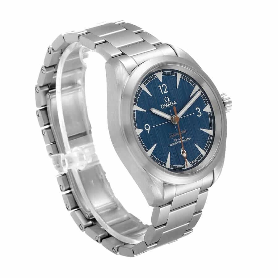 omega-seamaster-railmaster-steel-220-10-40-20-03-001-blue-dial-3