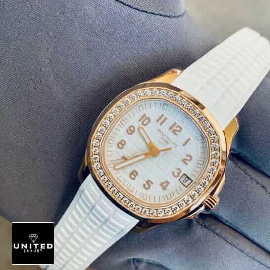 Patek Philippe Aquanaut Luce 5268/200R-012 "Diamond Bezel" First-Class Replica patek philippe aquanaut luce 2 Patek Philippe White Dial Aquanaut Luce White Rubber Bracelet Replica on the hand