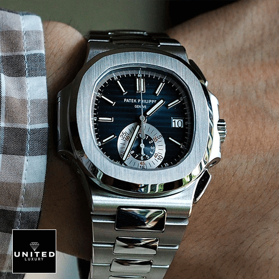 Patek Philippe Nautilus 5980/1A-001 "Blue Dial" Super Clone Edition patek philippe 59801A Patek Philippe 59801A-001 Nautilus Blue Dial Steel Replica on the man wrist
