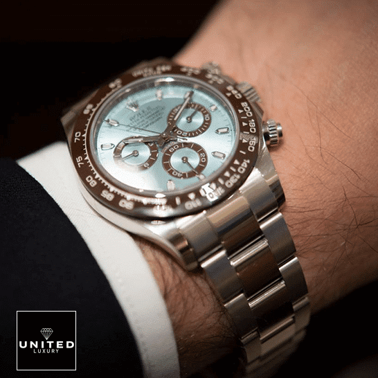 Rolex Cosmograph Daytona 116506 Superior Replica Rolex Daytona Cosmograph 116506 S.Steel Oyster Bracelet Black Bezel Replica on his arm