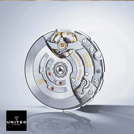 Rolex GMT-Master II "Pepsi" Jubilee 116520 Deluxe Replica Edition rolex gmt Rolex Gmt Master 116719BLRO Replica Caliber 3285