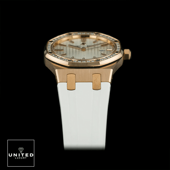 Audemars Piguet Royal Oak 67540OK.ZZ.D010CA.01 True Replica 1:1 unitedluxury lady watch bracelet 1 Audemars Piguet White Rubber Diamond Bezel Replica black background
